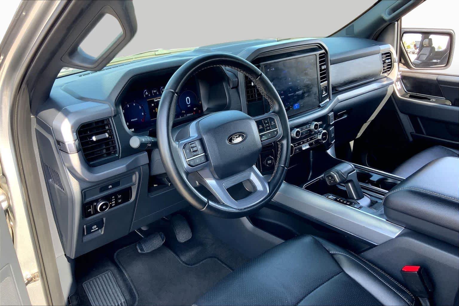 Used 2025 Iconic Silver Ford XLT image 17