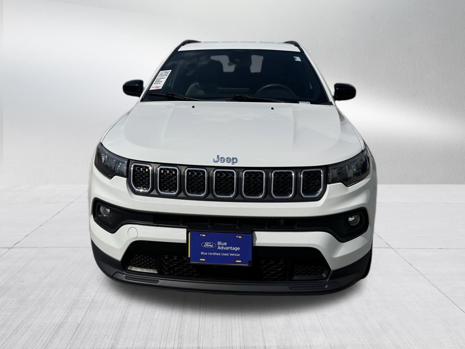 Certified Used 2024 Bright White Clearcoat Jeep Latitude image 2