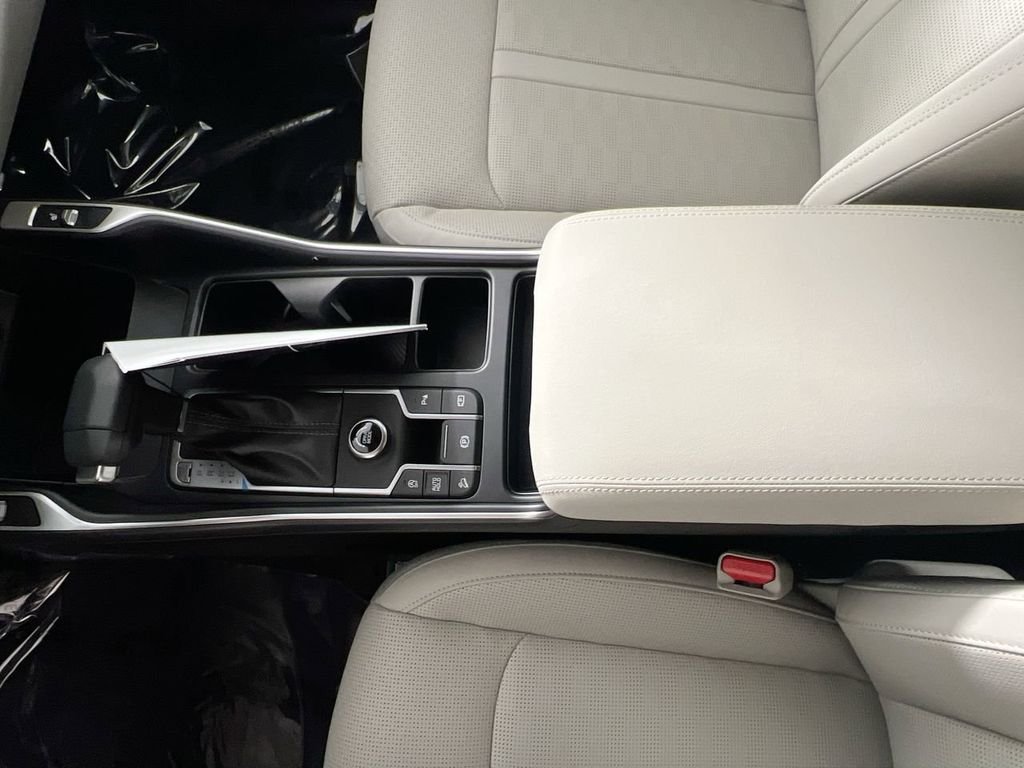 New 2026 Wolf Gray Kia S image 25