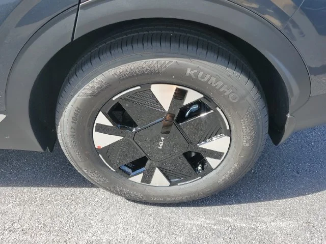 New 2027 Gravity Gray Kia LX image 8