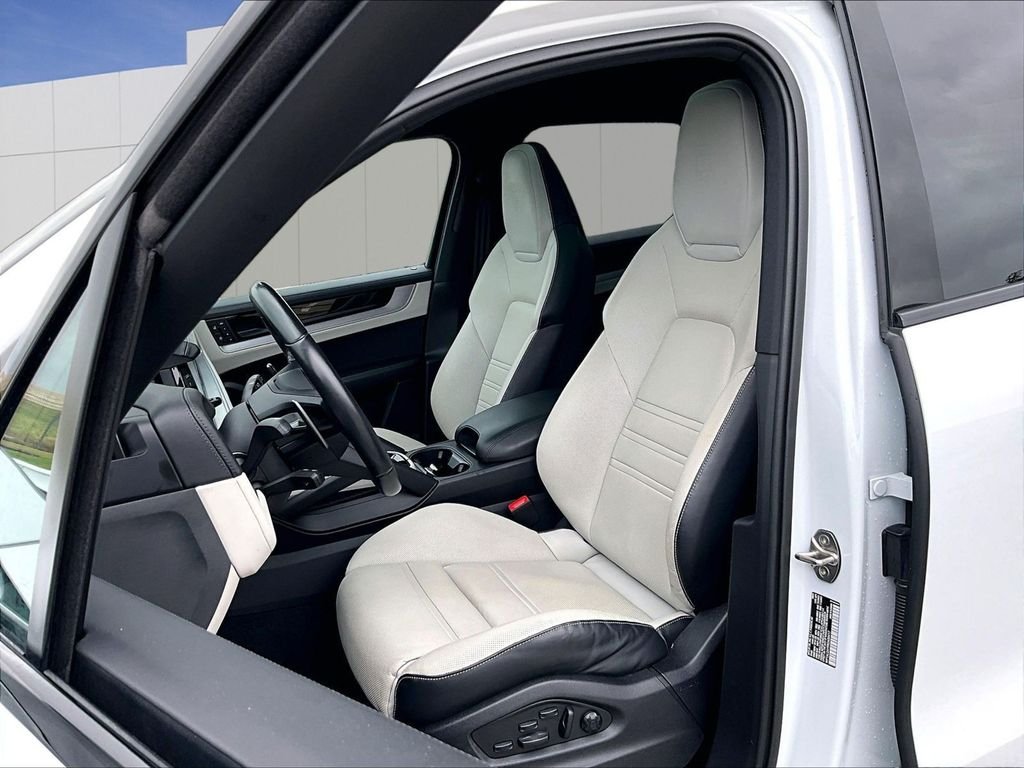 Used 2024 White Porsche S image 5