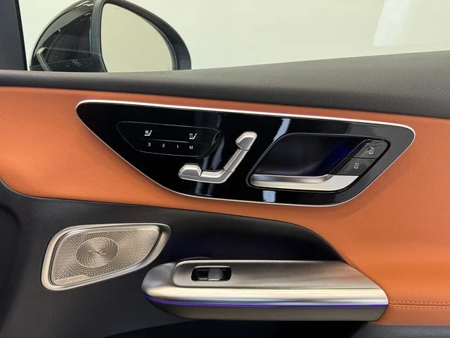 New 2027 Black Mercedes-Benz GLC 300 image 43