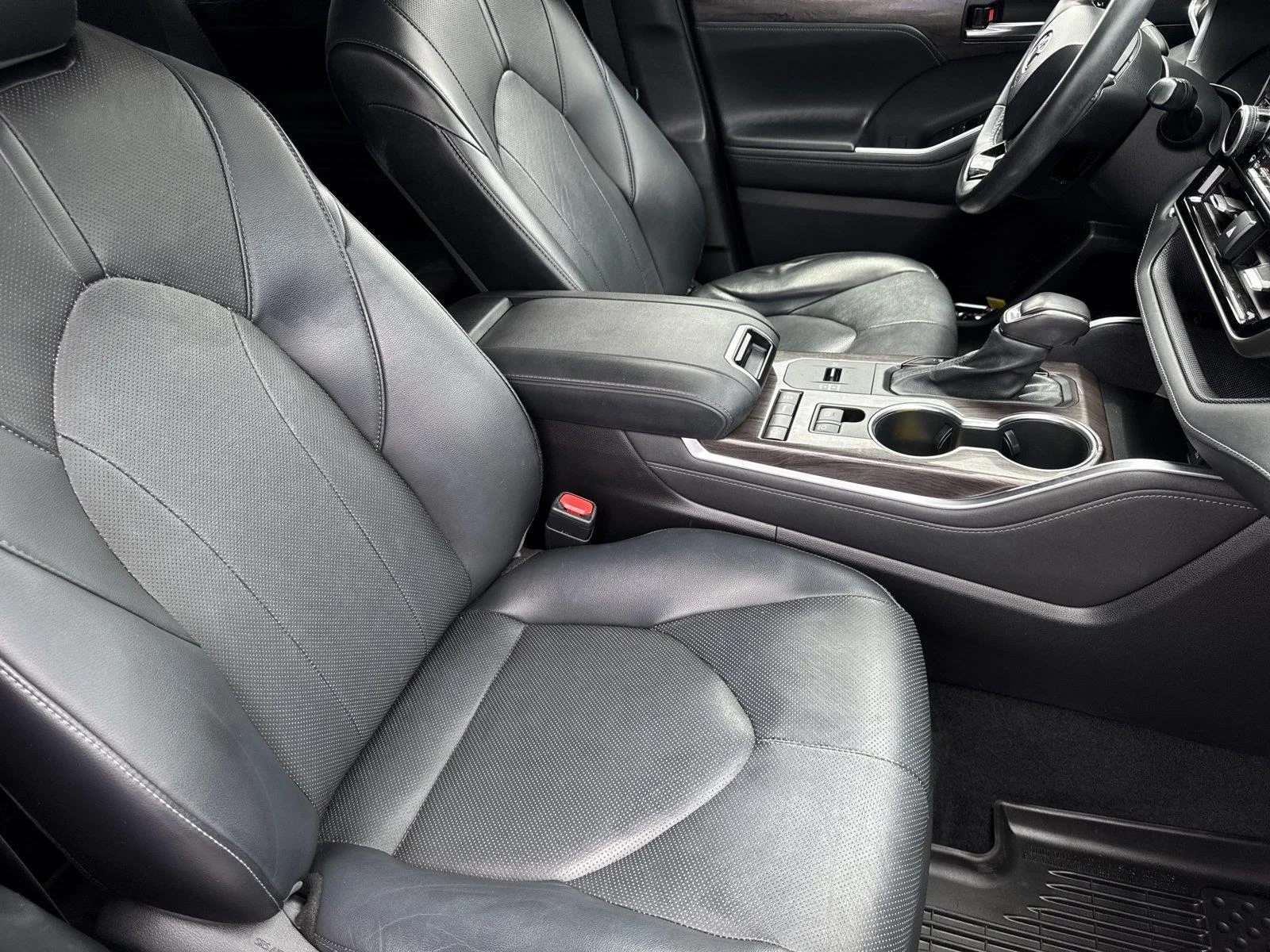 Used 2021 Moondust Toyota Limited image 38