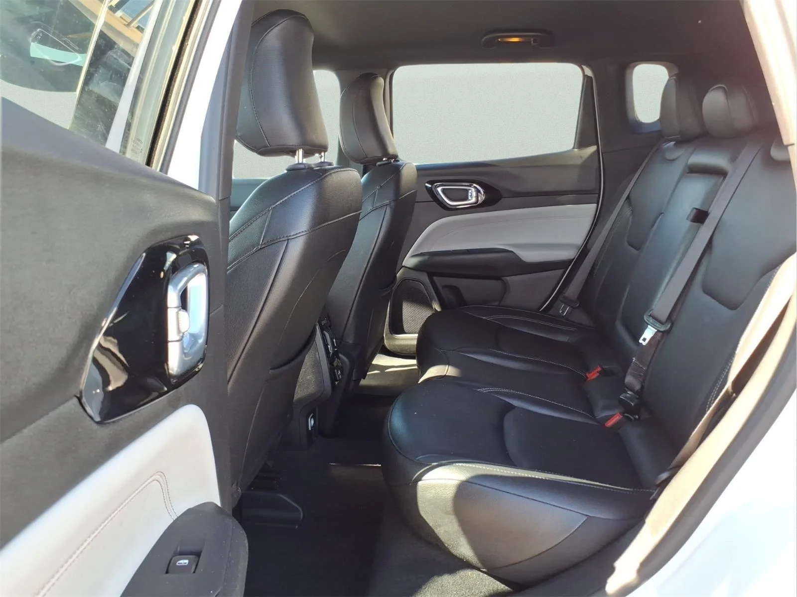 Used 2025 Bright White Clearcoat Jeep Limited image 10
