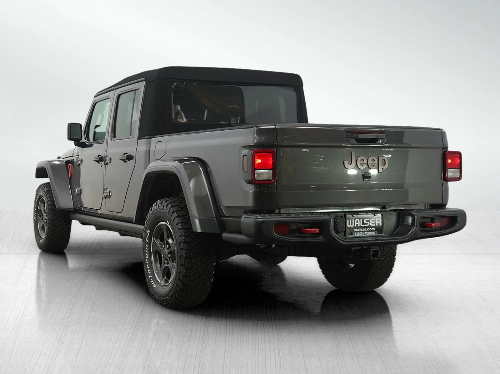 Used 2022 Granite Crystal Metallic Clearcoat Jeep Rubicon image 3
