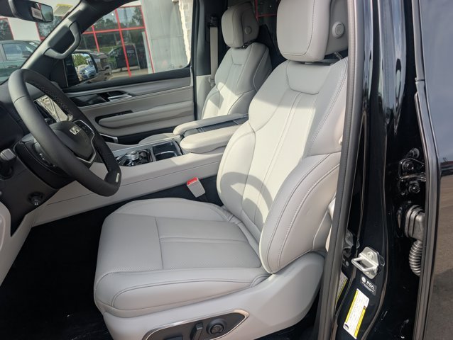 New 2026 High Gloss Black Exterior Paint Jeep Limited Altitude image 20