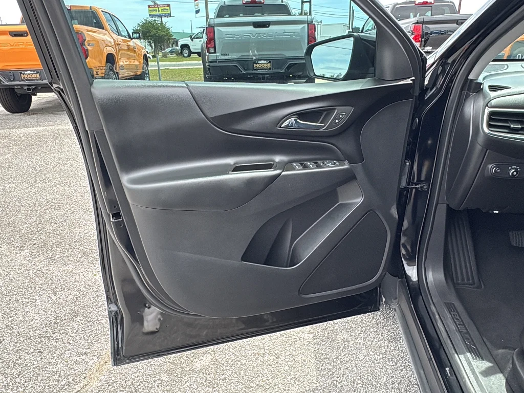 Used 2023 Mosaic Black Metallic Chevrolet LT image 24