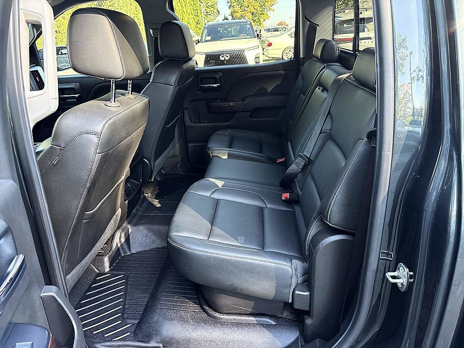 Used 2018 Dark Slate Metallic GMC SLT image 15