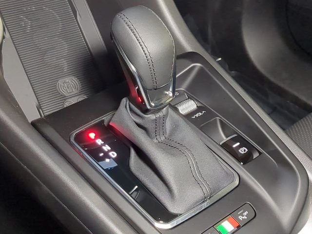 New 2025 Milano White Exterior Paint Alfa Romeo Base image 21