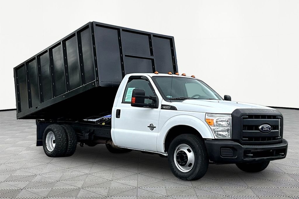 2015 Ford F-350 Super Duty Chassis Cab XL