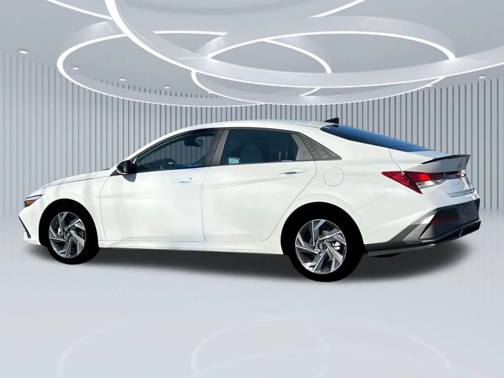2025 Hyundai Elantra SEL - Photo 23
