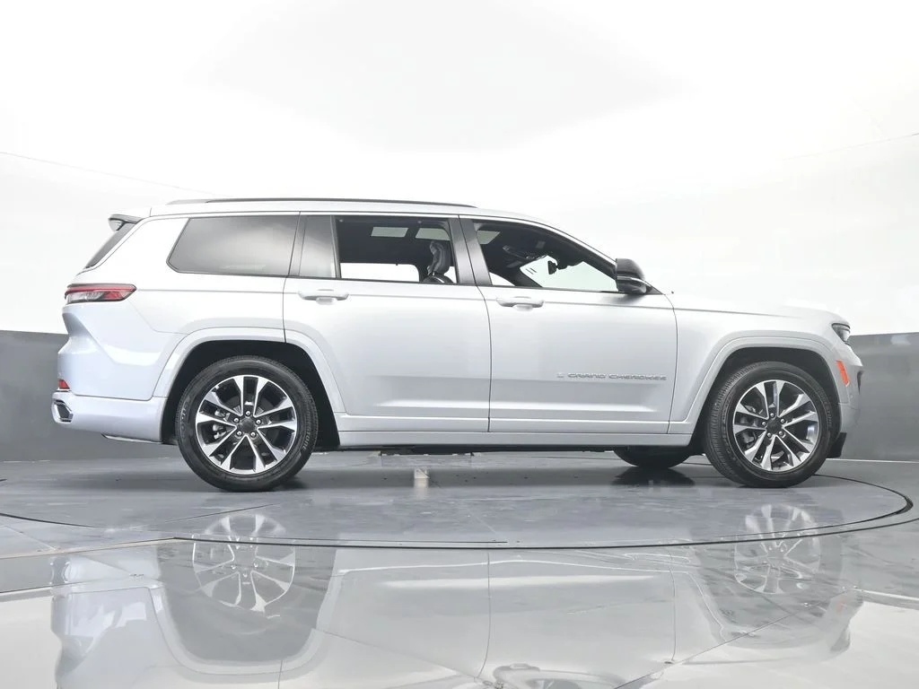 Used 2024 Silver Zynith Jeep Overland image 73