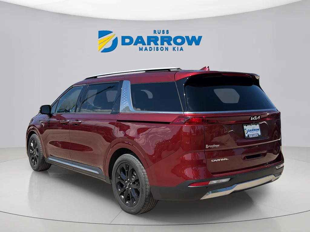 Used 2023 Flare Red Kia SX image 3