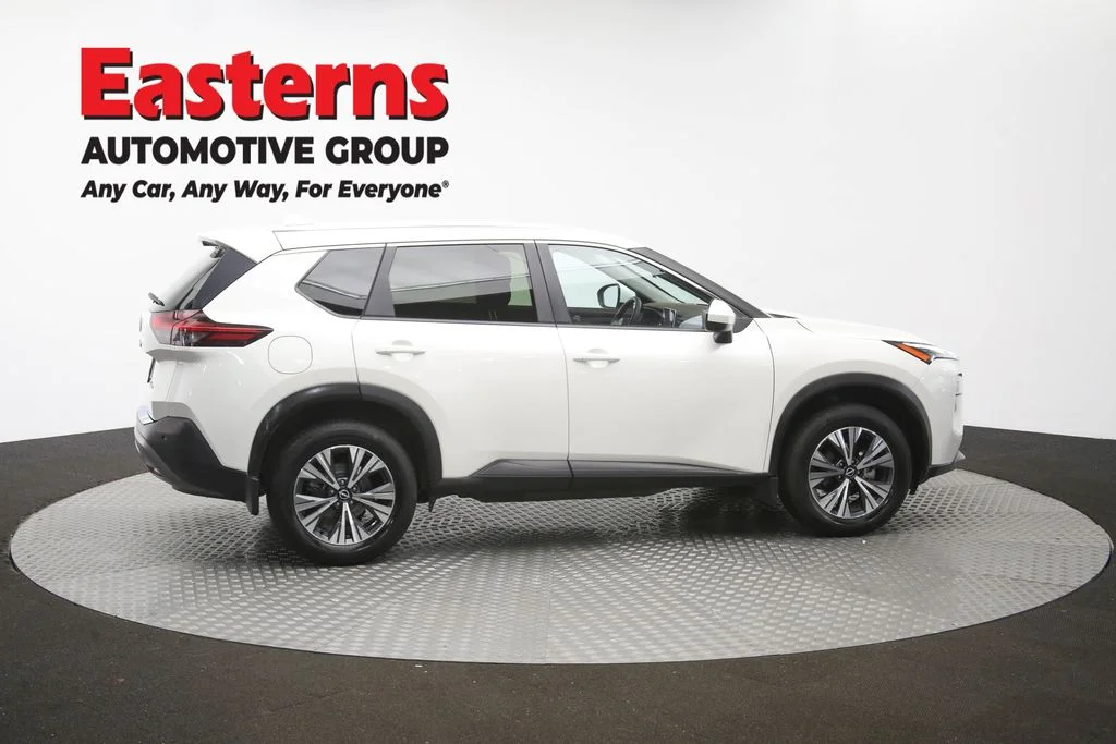 Used 2023 White Nissan SV image 43