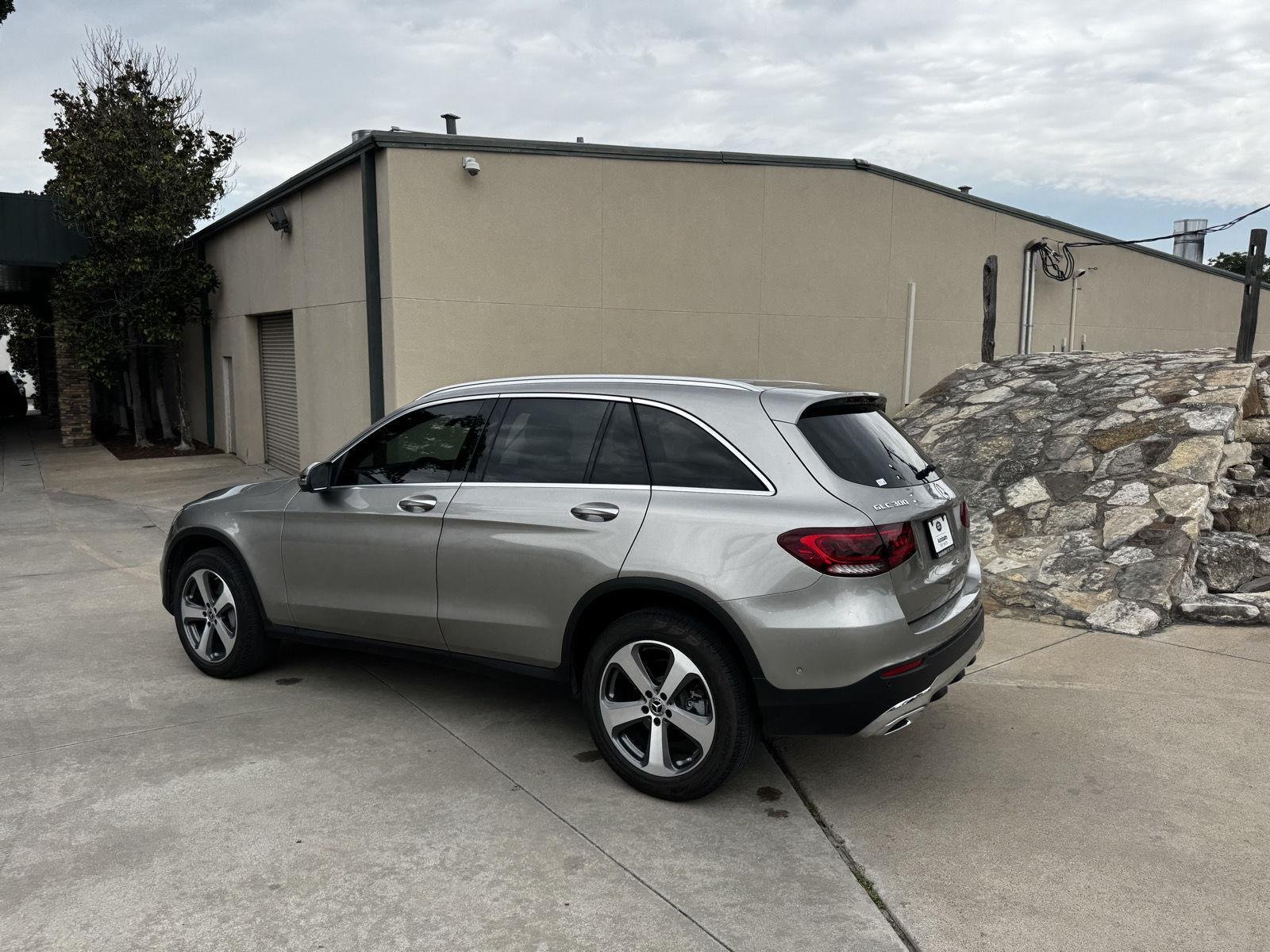 Used 2020 Mojave Silver Metallic Mercedes-Benz GLC 300 SUV image 4