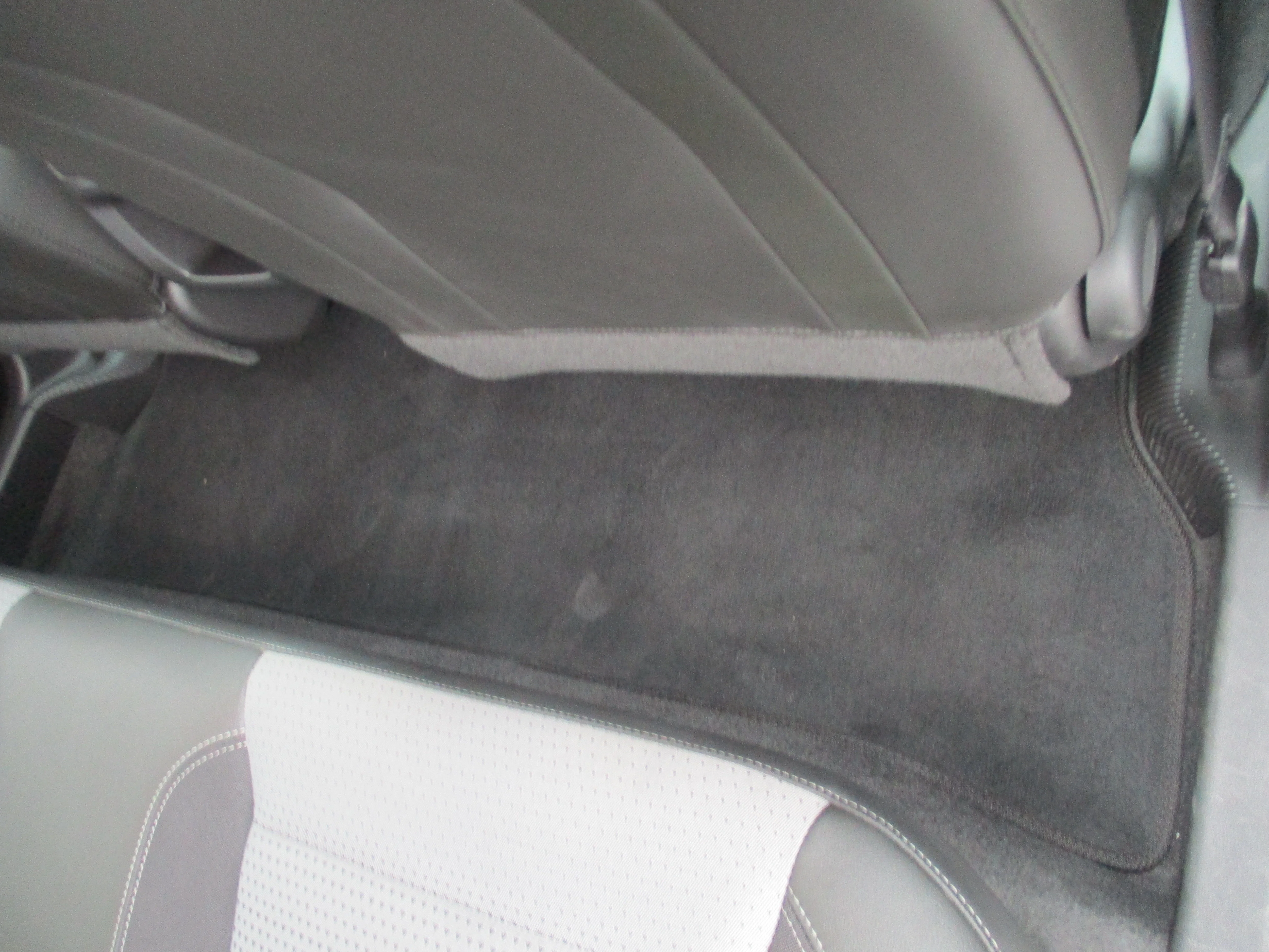 Used 2025 Sterling Gray Metallic Chevrolet LT FWD image 36