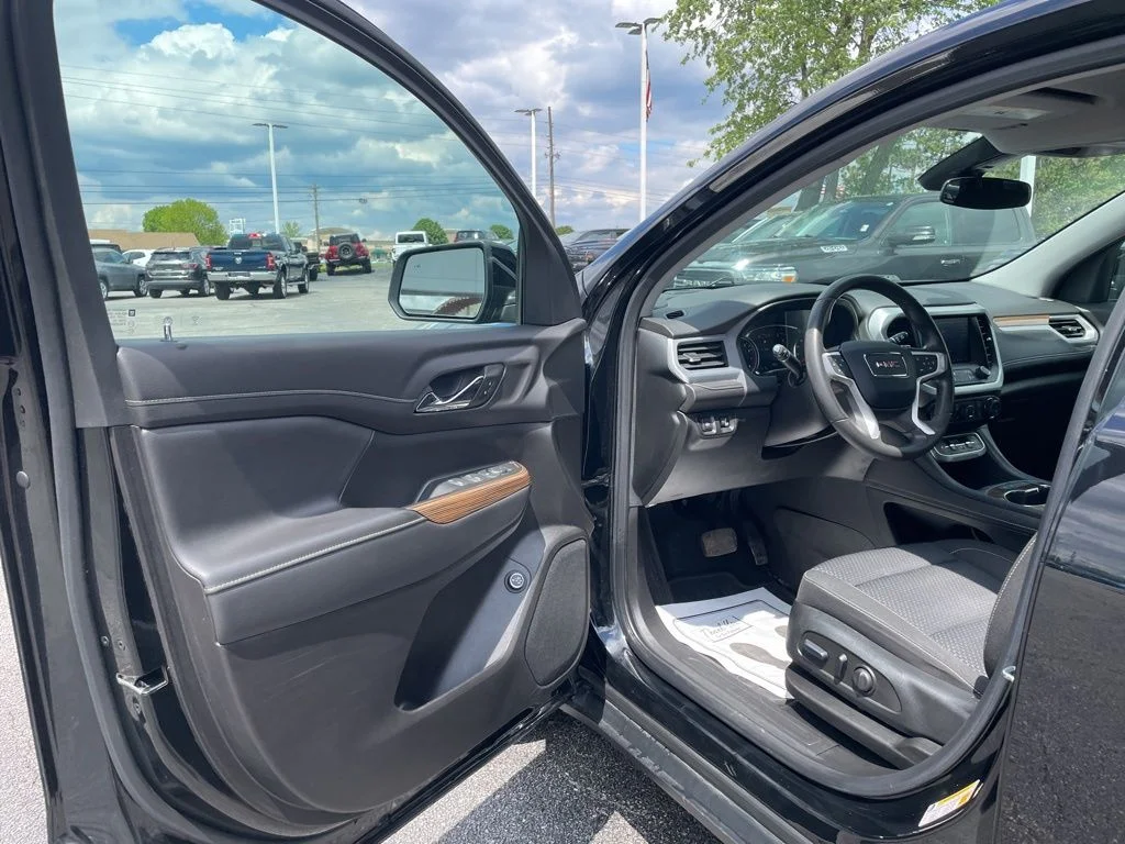 Used 2023 Black GMC SLE image 15
