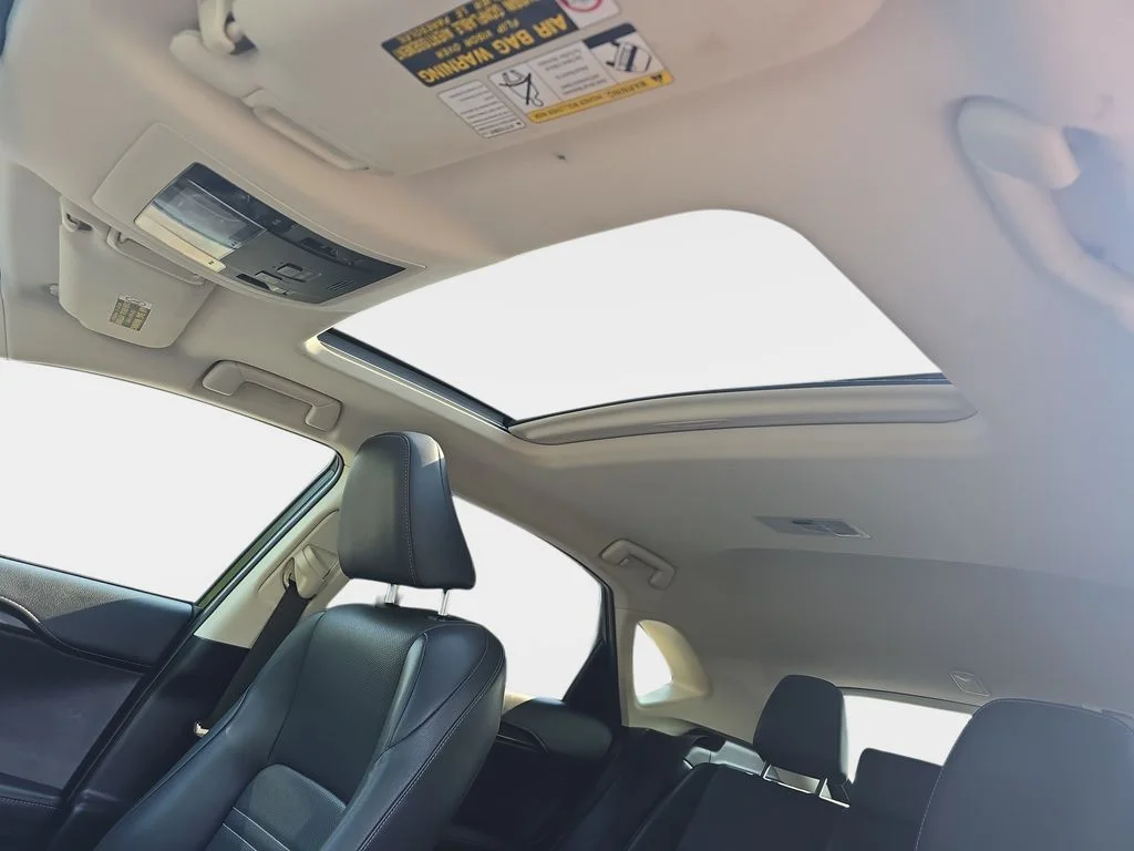 Used 2015 Silver Lexus 200t image 33