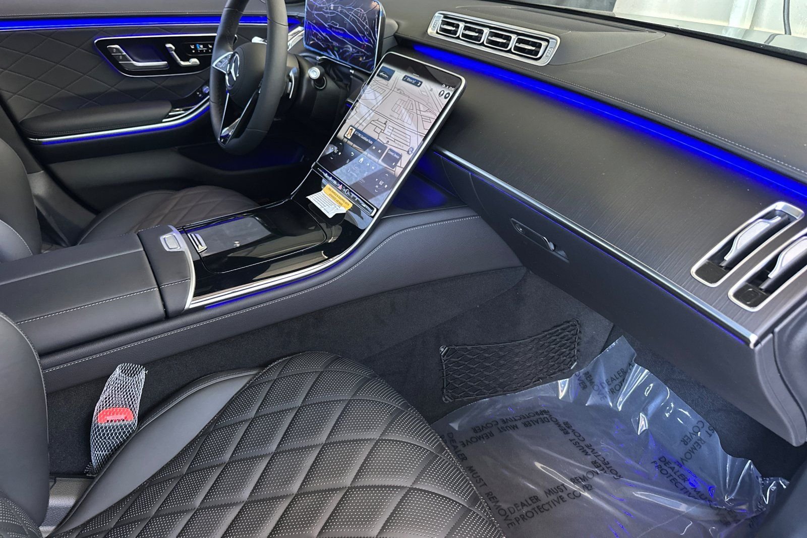 New 2025 Black Mercedes-Benz S 580e image 10