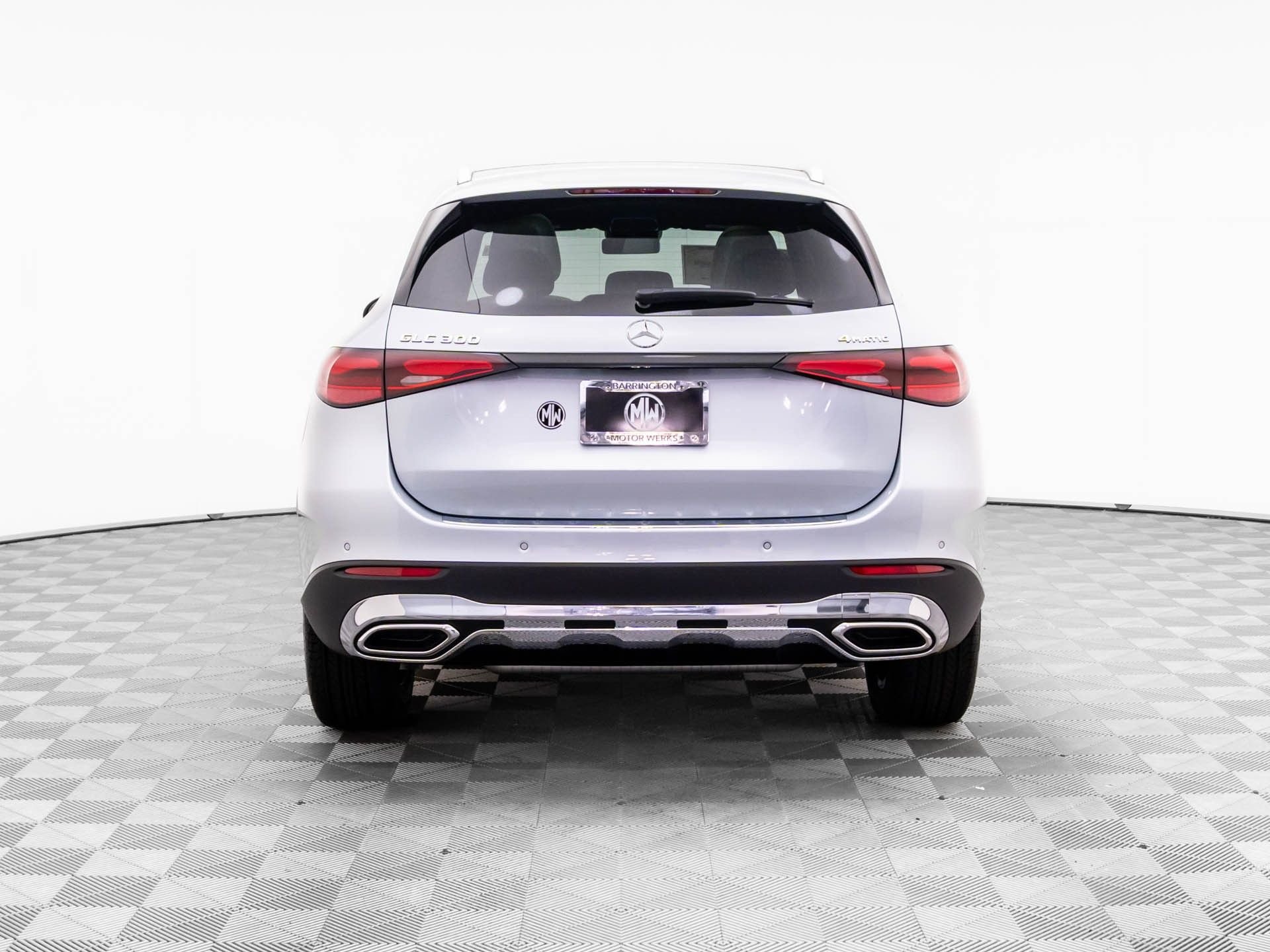 New 2026 Silver Mercedes-Benz GLC 300 image 4