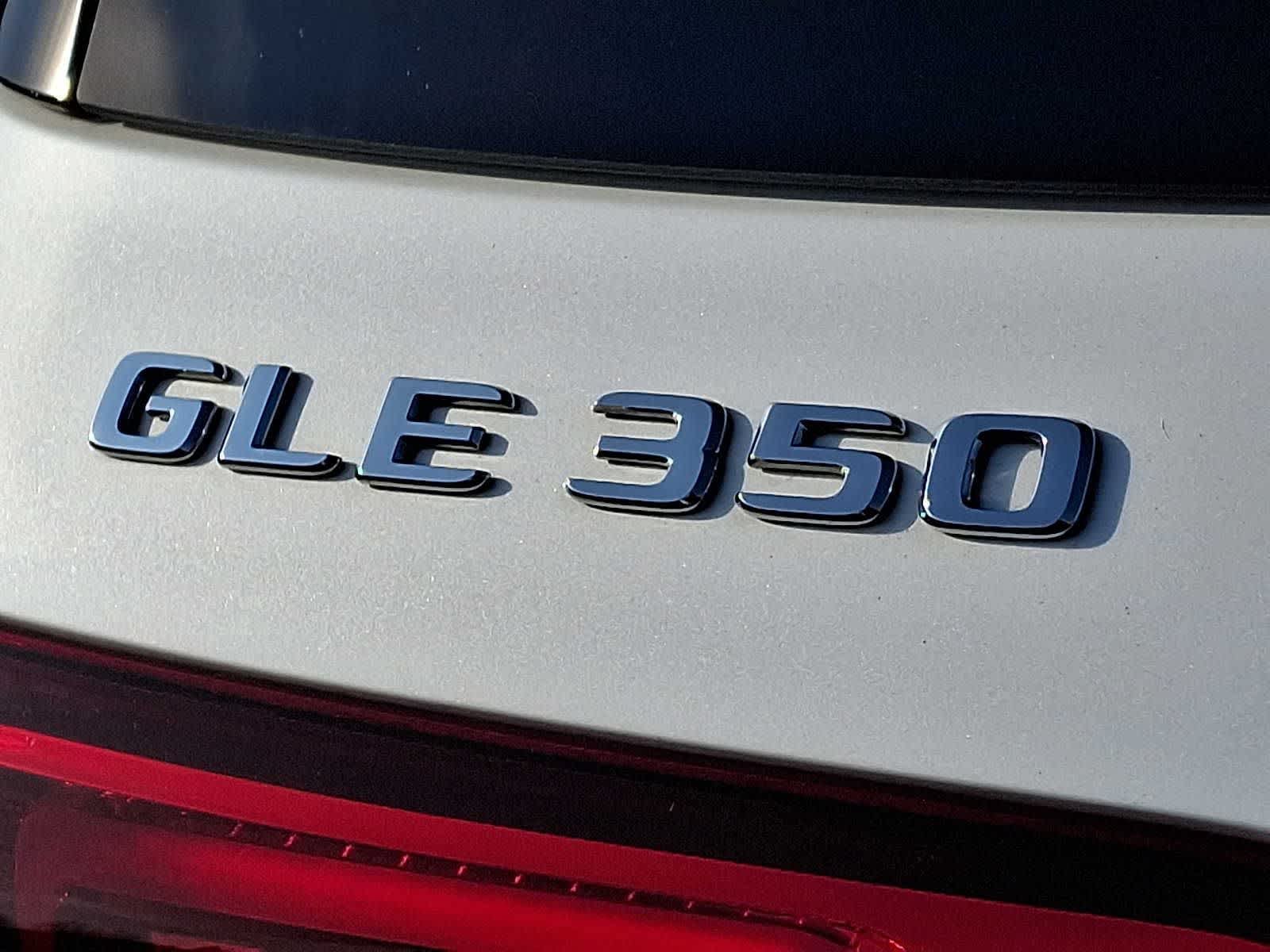 Used 2023 MANUFAKTUR Diamond White Metallic Mercedes-Benz GLE 350 image 29