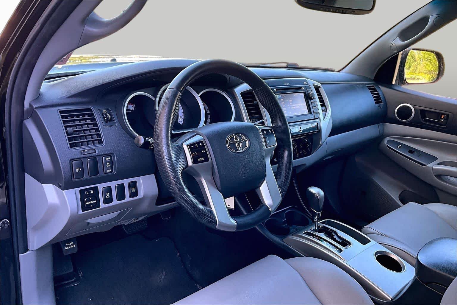 Used 2013 Black Toyota  image 18