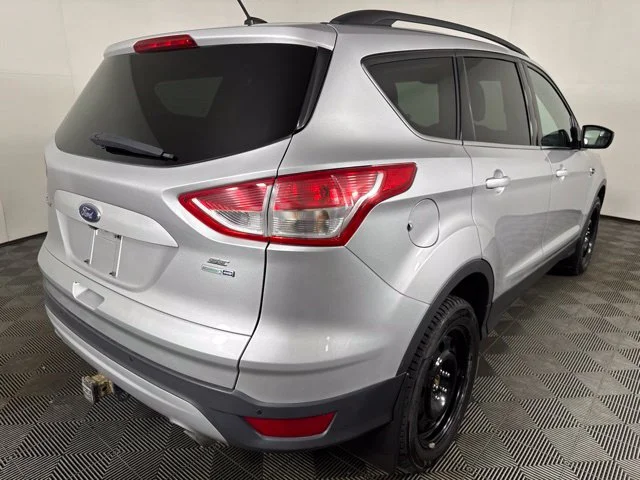 Used 2016 Silver Ford SE image 3