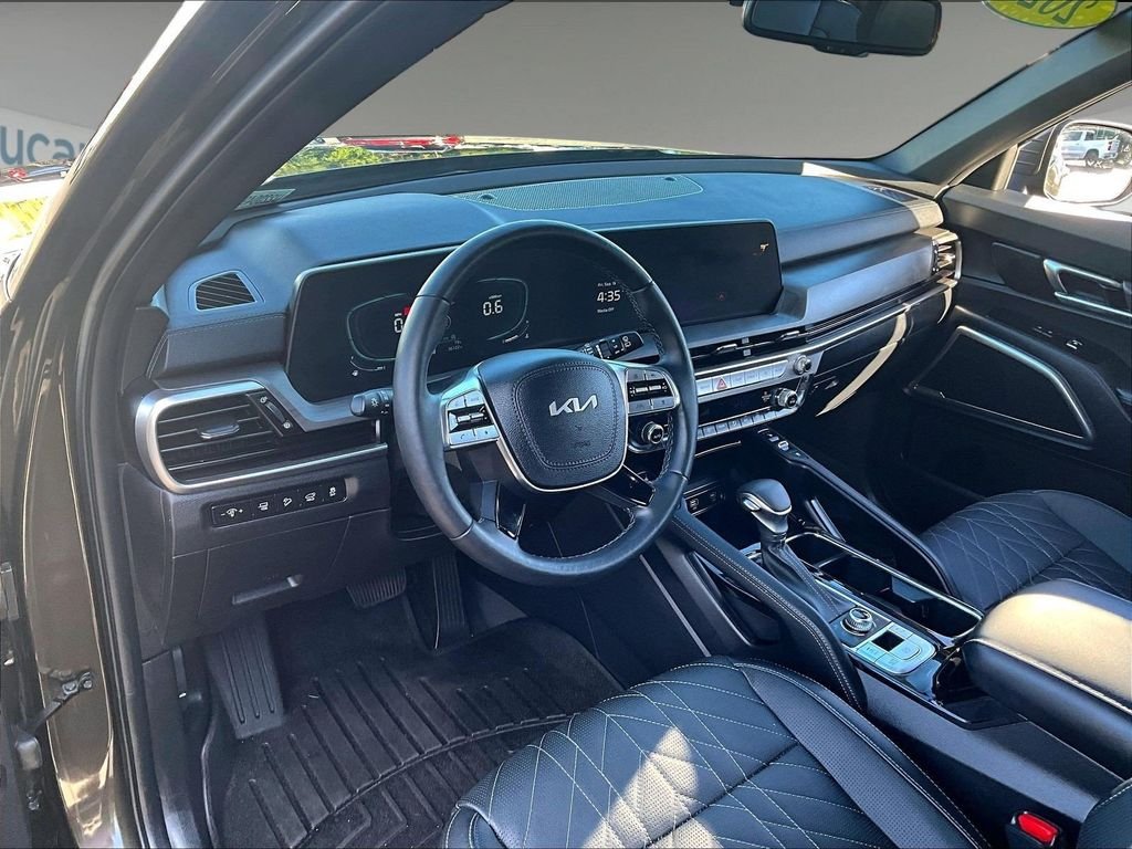 Used 2024 Green Kia EX X-Line image 8