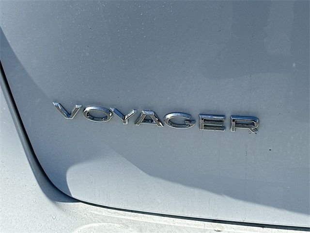New 2026 Bright White Clear-Coat Exterior Paint Chrysler LX image 18