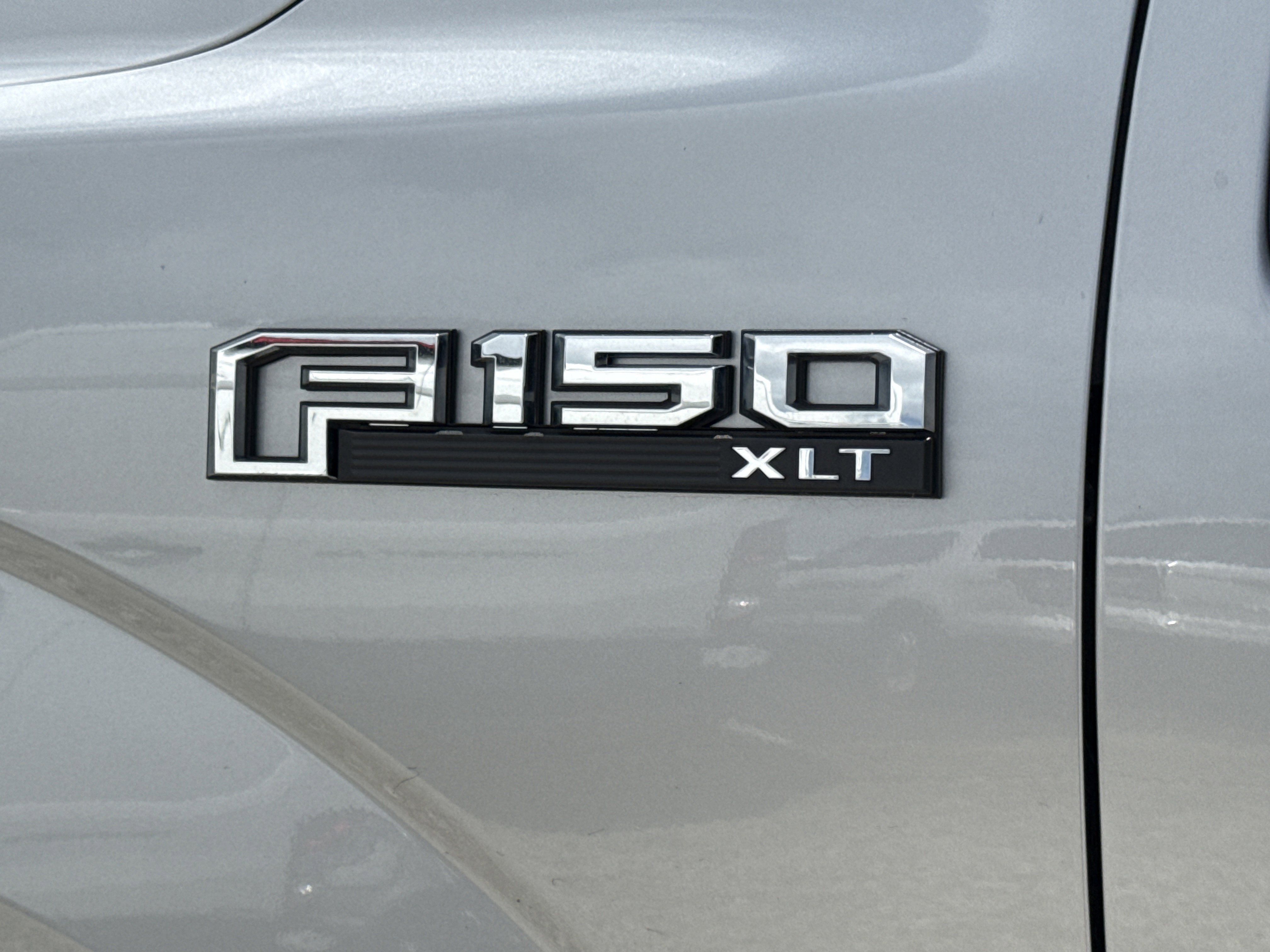 Used 2020 Silver Ford XLT image 4
