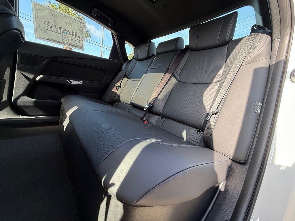 2026 Lexus ES BEV 350e Premium - Photo 12