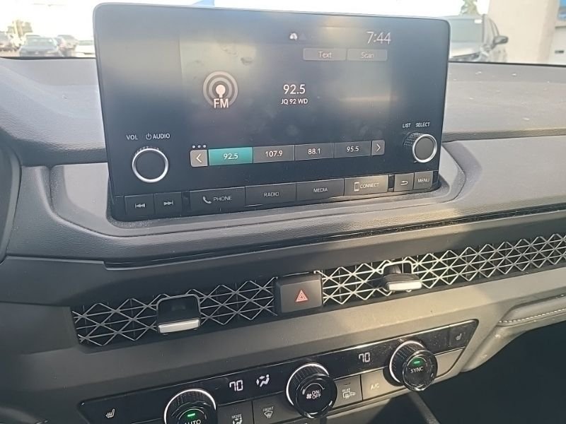 Used 2025  Honda SE image 15