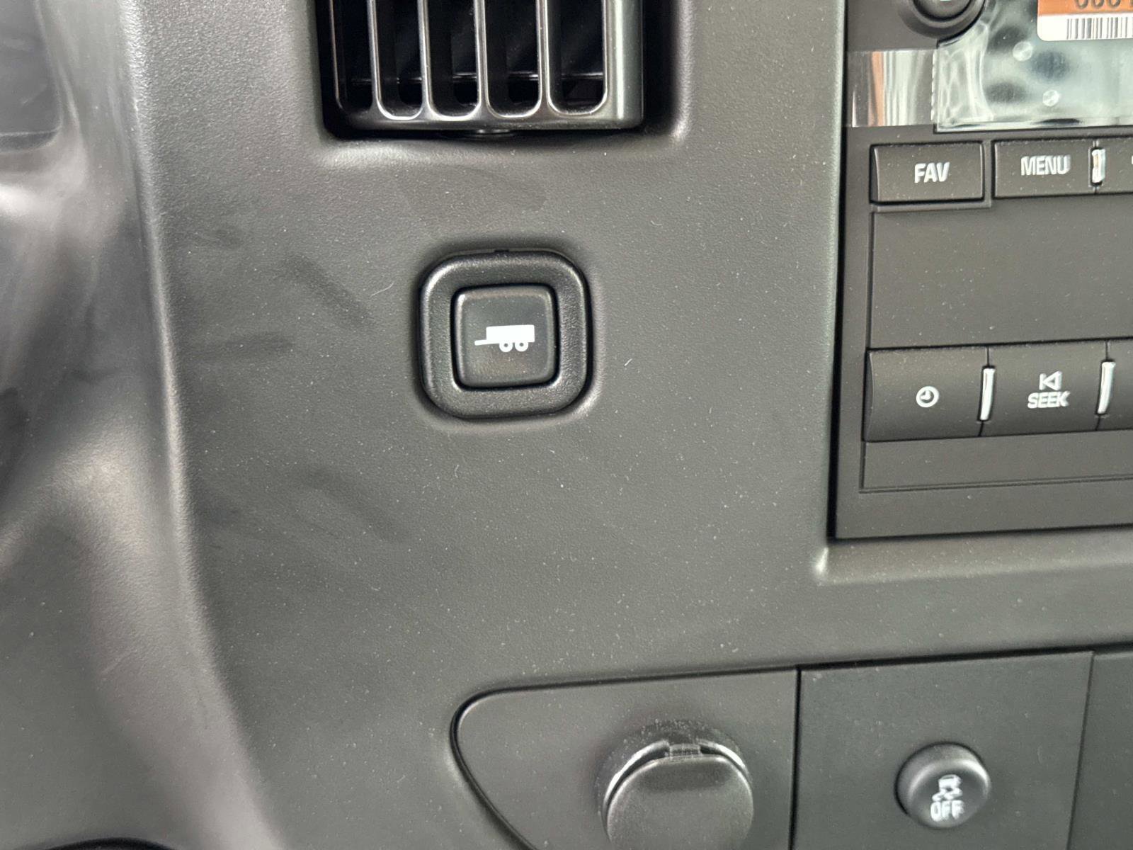 2025 GMC Savana Cargo Work Van - Photo 13