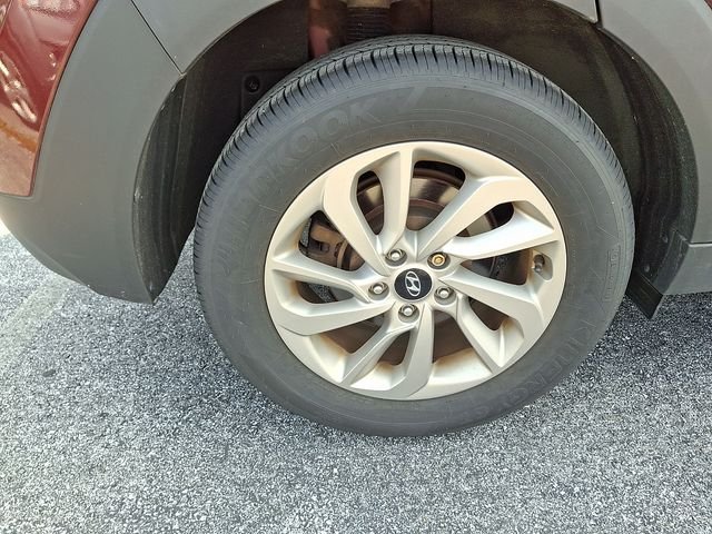 Used 2017 Red Hyundai SE image 11