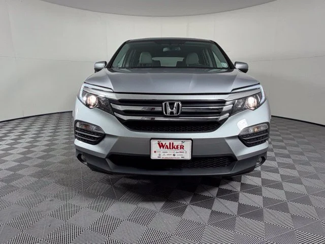 Used 2018 Silver Honda EX-L image 2