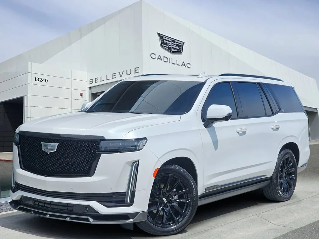 Used 2021 CRYSTAL WHITE TRICOAT Cadillac Sport Platinum image 1