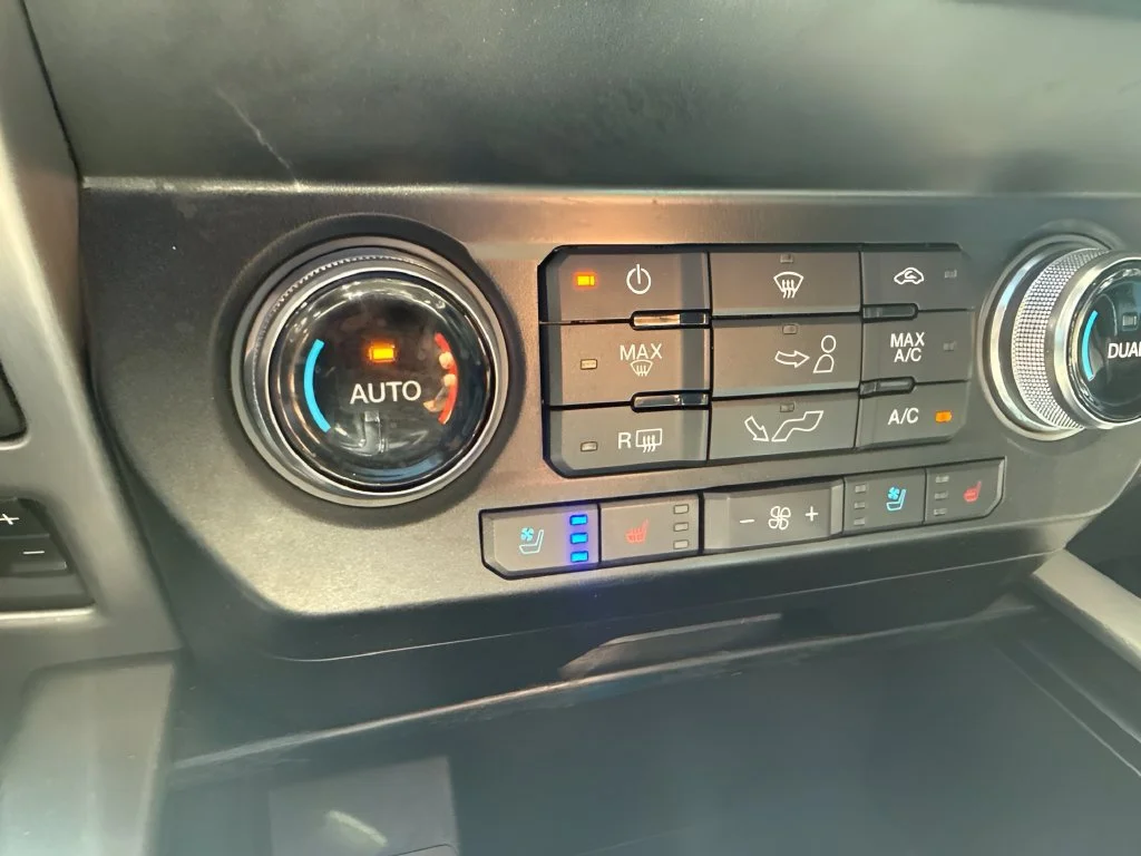 Used 2019  Ford XL image 24
