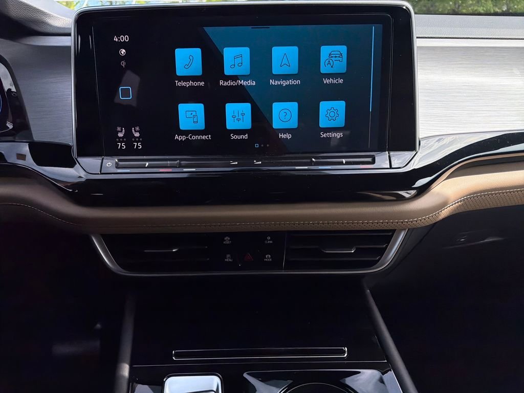 New 2026  Volkswagen SE w/Technology image 19