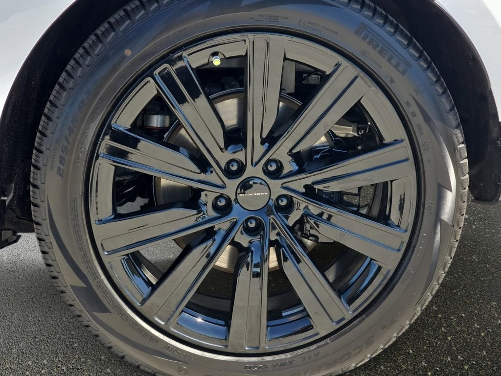 New 2026 Fuji White Land Rover SE LWB image 36