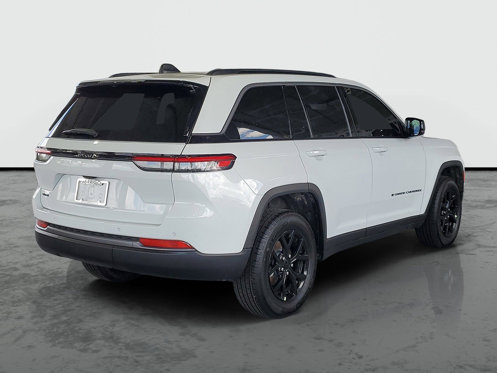 New 2026 Bright White Clear-Coat Exterior Paint Jeep Laredo Altitude image 1