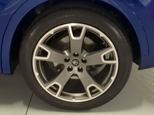 Used 2022 Blue Maserati Modena image 9