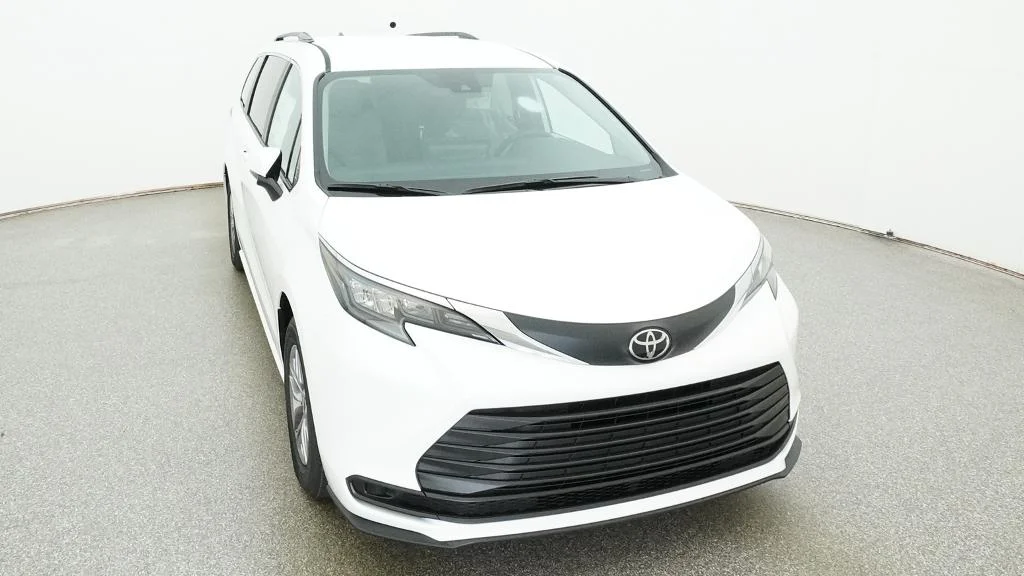 New 2026 Ice Cap Toyota LE image 8