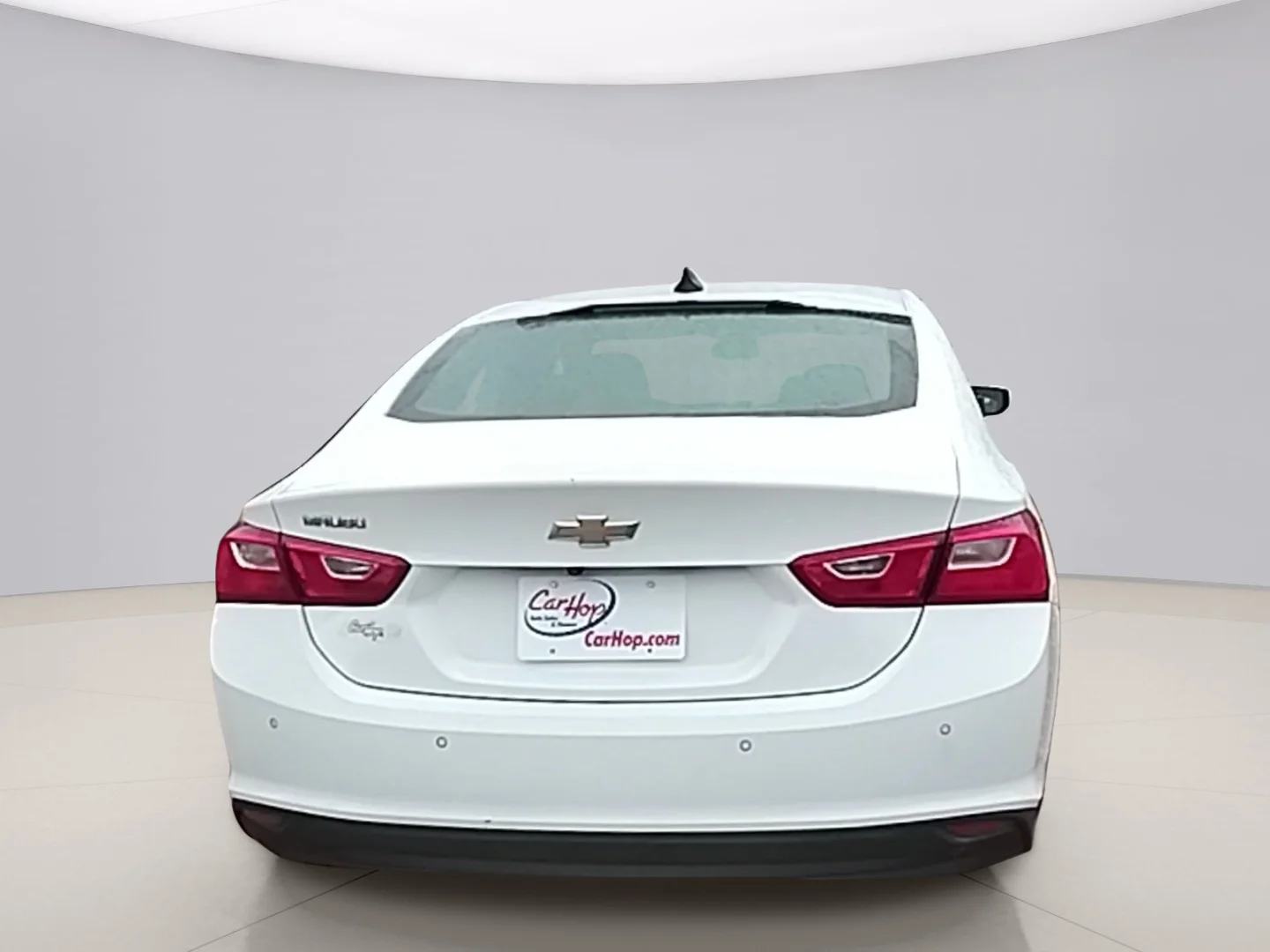 Used 2021 White Chevrolet LT image 4