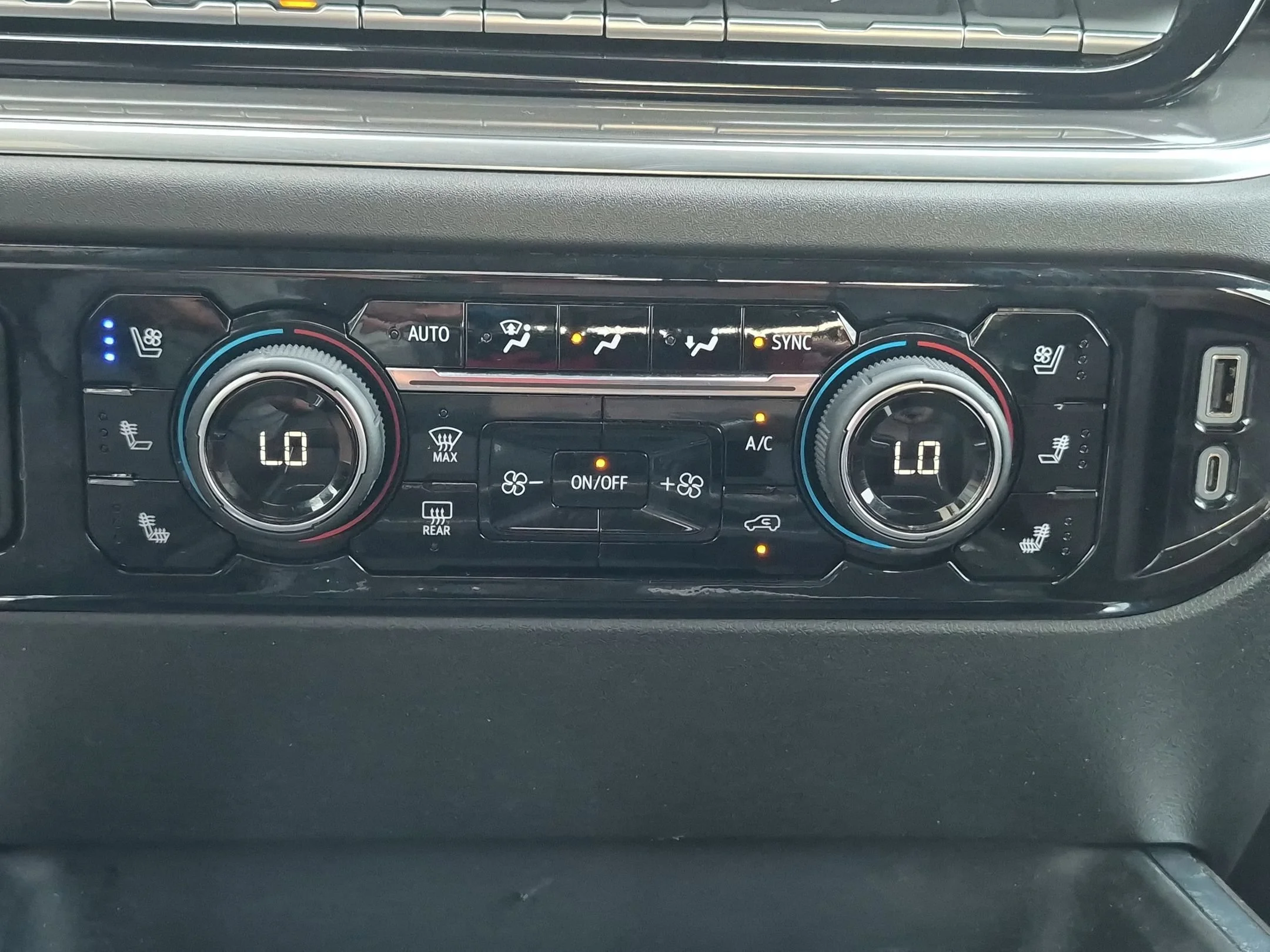 Used 2025 Black Chevrolet High Country image 19