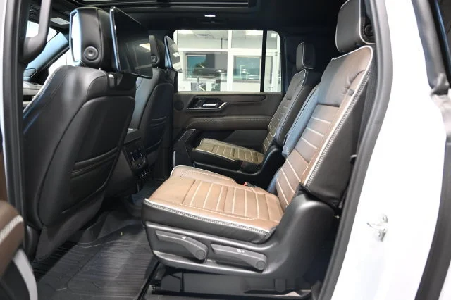 2026 GMC Yukon XL Denali Ultimate - Photo 14