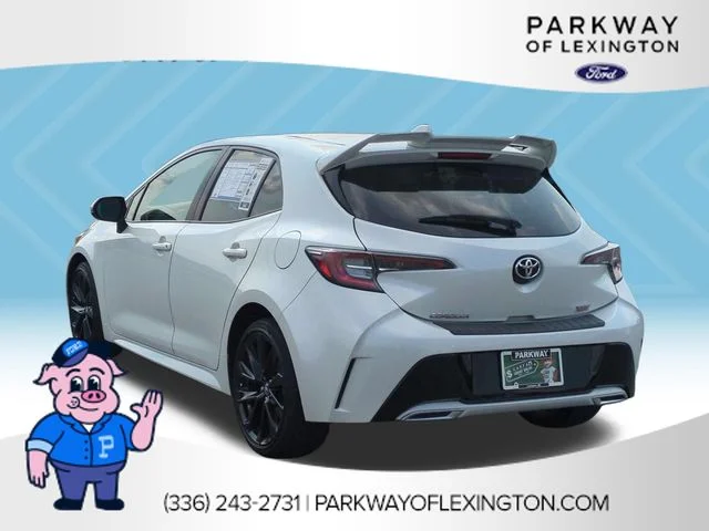 Used 2019 White Toyota XSE image 3