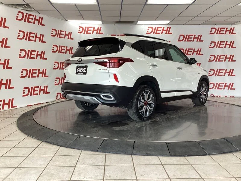 Used 2021 White Kia SX image 7