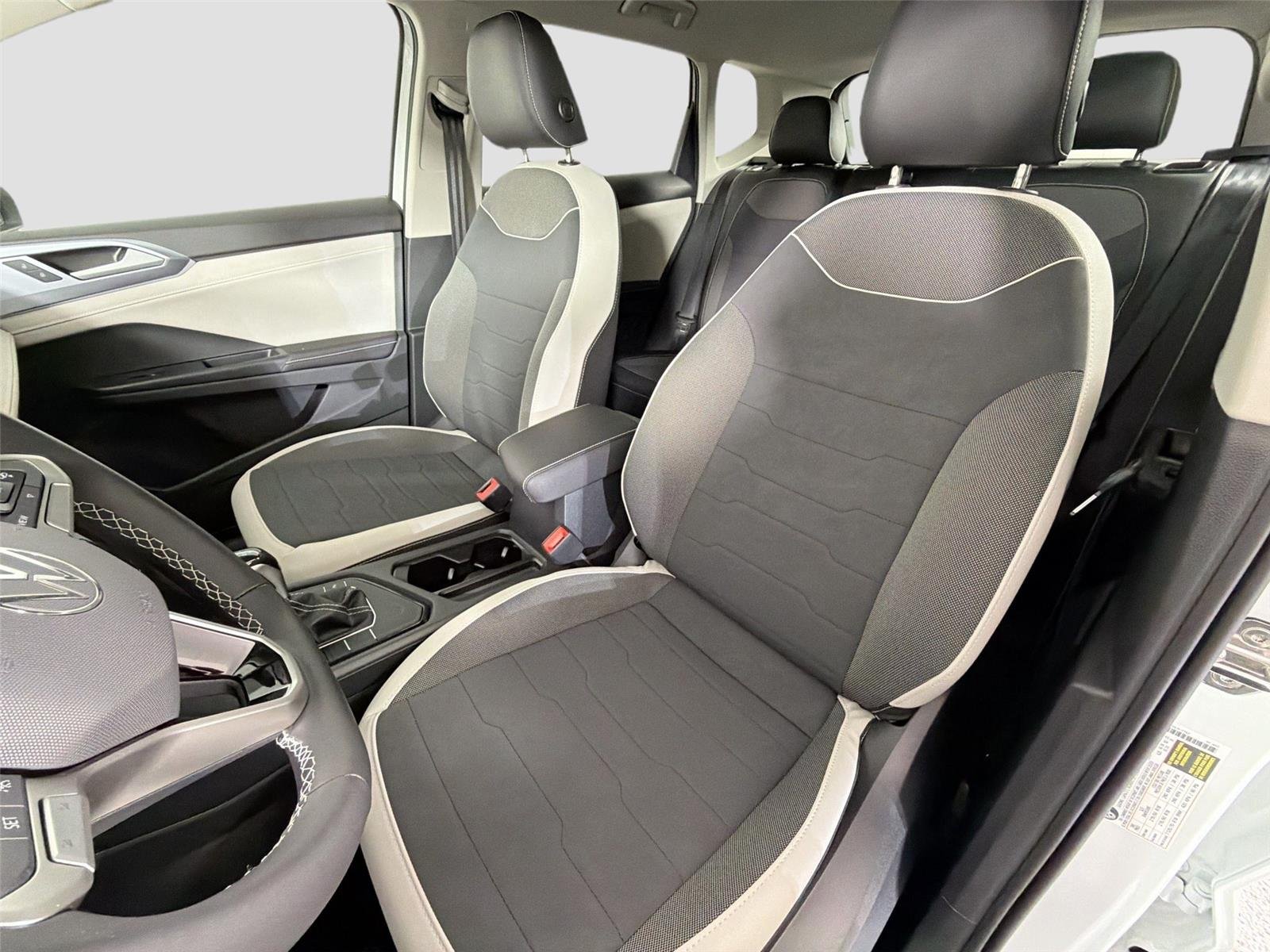 New 2026 Pure White Volkswagen SE image 19