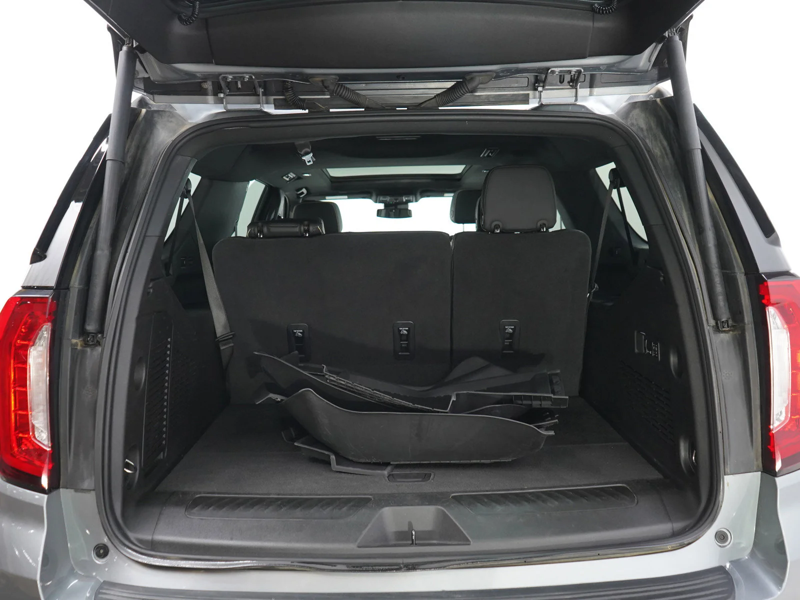 Used 2024 Silver GMC SLT image 17