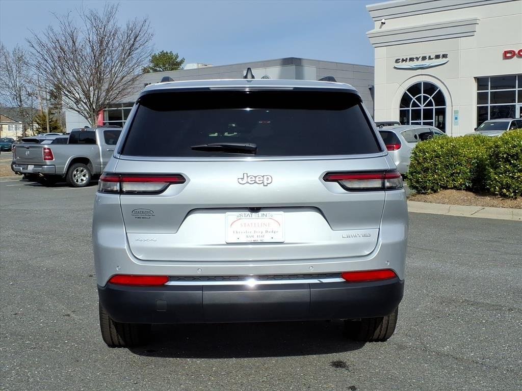 New 2025 Silver Zynith Exterior Paint Jeep Limited image 17